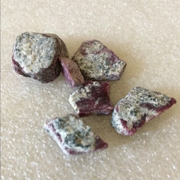 Rough ruby - Picture 3 of 4